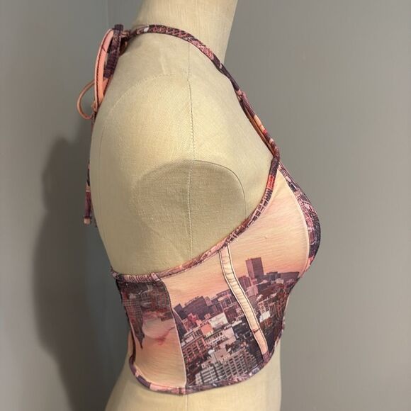 Urban Outfitters Skyline Print Halter Top Size S - Picture 3 of 10